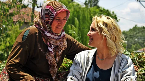 Antalya'da Traktörle Ziyaretler Yapıldı