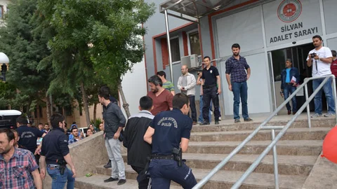 Diyarbakır'da 4 YDG-H Üyesi Tutuklandı