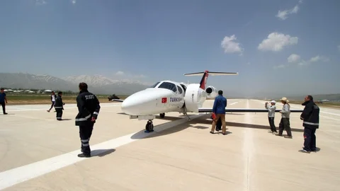 Yüksekova'ya İlk Uçuş Gerçekleşti