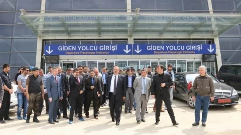 Hakkari'de Havalimanı İncelemesi Yapıldı