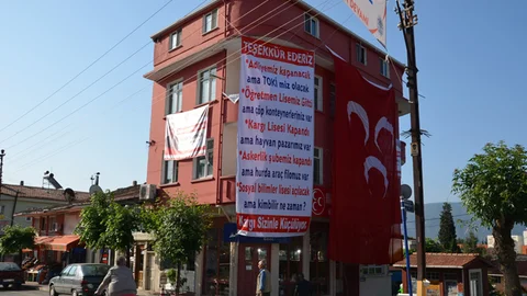 Kargı'da MHP Pankartına Tepki Verildi