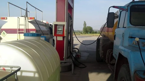 Elazığ'da Kaçak Akaryakıt Yakalandı