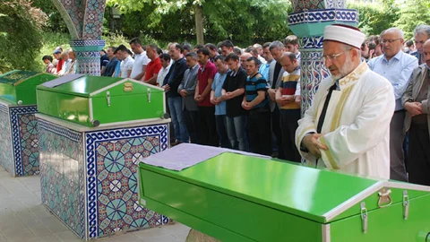 Tokat’ta İkiz Bebekler ve Dedeleri Defnedildi