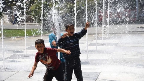 Siirt'te Sıcak Hava Etkisini Gösterdi