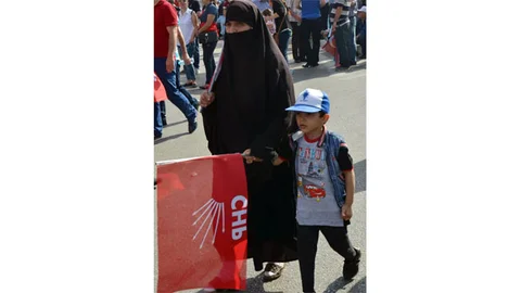 Kılıçdaroğlu'nun Bursa Mitinginde İlginç Anlar Yaşandı