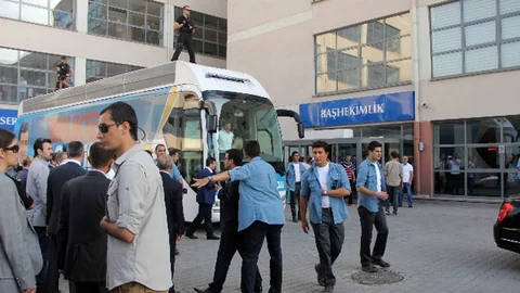 Sakarya'da Annelere Hediye Dağıtımı
