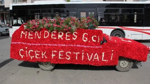 Menderes Çiçek Festivali Başladı