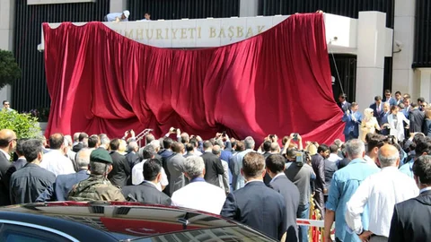 İzmir'de Başbakanlık Ofisi Açıldı