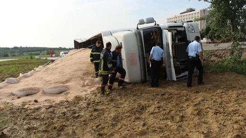 Tekirdağ'da Tır Devrildi, 1 Yaralı