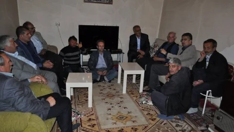 MHP Adayları Erzurum'da Esnafı Ziyaret Etti