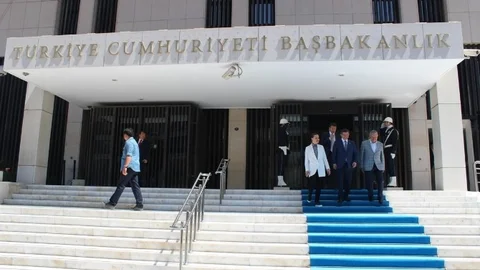 İzmir Başbakanlık Ofisi Açıldı