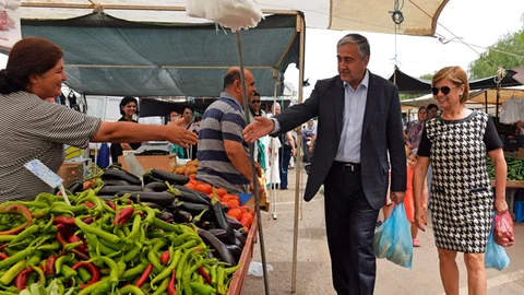 KKTC Cumhurbaşkanı Akıncı Pazar Ziyareti Yaptı