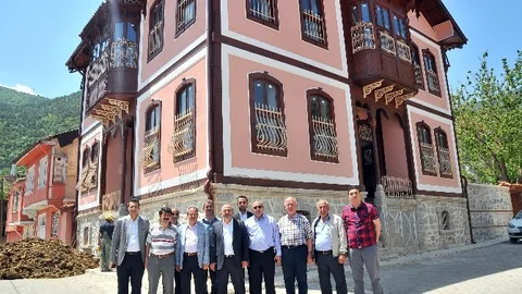 Akşehir'de Takkasızlar Konağı İncelemesi