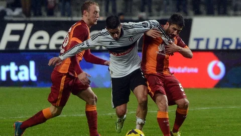 Galatasaray ve Beşiktaş Zirvede Karşılaşıyor