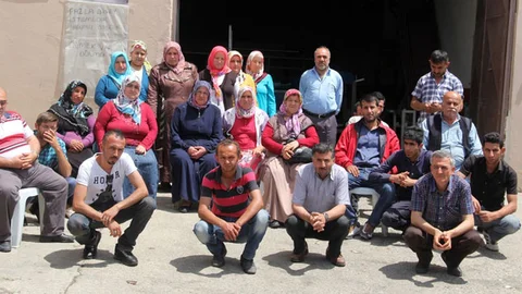 Bursa'da İşçiler Makinelerin Önünde Nöbet Tutuyor