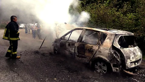 Bursa'da Araç Yangını Paniği Yaşandı