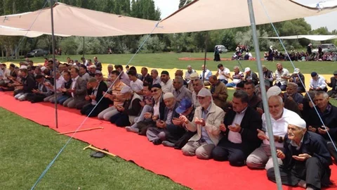 Yağmur Duası İçin Bir Araya Geldiler