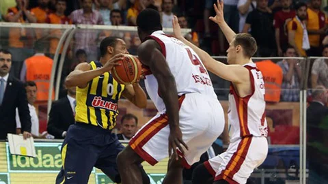 Galatasaray Fenerbahçe'yi Yendi
