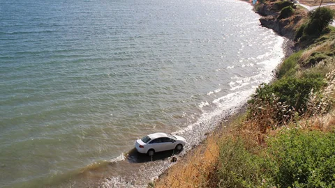 İzmir Foça'da Denize Uçan Araç