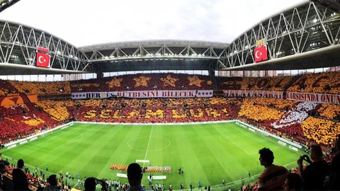 Galatasaray Taraftarından Görsel Şölen