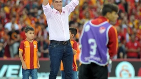 Mondragon'dan Galatasaray'a Sevgi Gösterisi