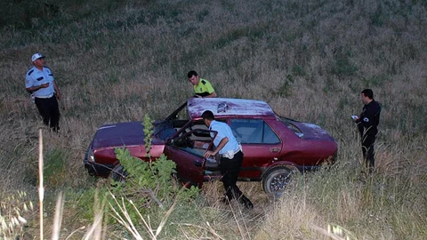 Adıyaman'da Uçuruma Düşen Otomobil