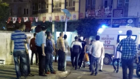 Alkollü Kişi ile Yardımcılar Arasında Kavga Çıktı
