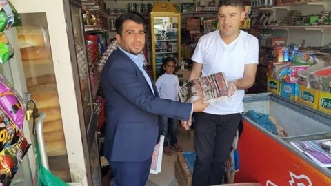 Muradiye'de Eski Türkiye Gazetesi Dağıtımı