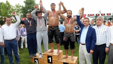 Gebze'de Yağlı Güreş Heyecanı
