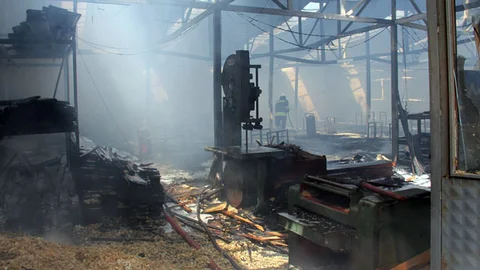 Giresun'da Koltuk Döşeme Atölyesi Yangın Geçirdi