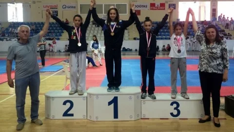 Çanakkale'de Taekwondo Şampiyonası Başarıyla Gerçekleşti