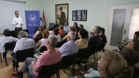 Mezitli'de Belediyecilik Üzerine Konuşma