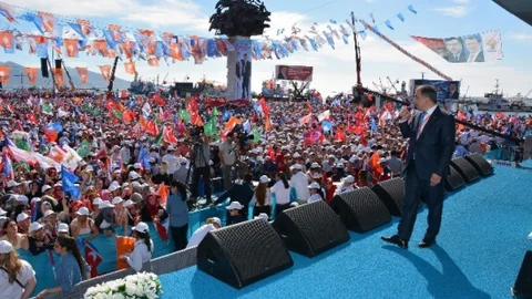 İzmir'de AK Parti Mitingi Gerçekleşti
