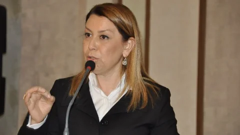 Öznur Çalık Adana'da Malatyalılarla Buluştu