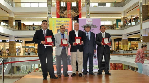 İhlas Eğitim Kurumları ve Türkiye Hastanesi Ödül Aldı