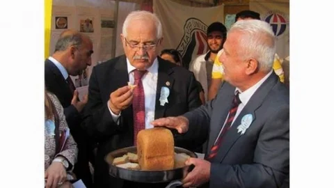 Gaziantep Araban'da Bayatlamayan Ekmek İkramı