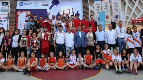Samsun'da Sokak Basketbolu Turnuvası Tamamlandı