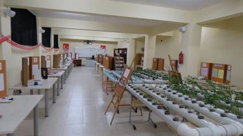 Ayfer-Ceylan Emet Fen Lisesi Fuarı