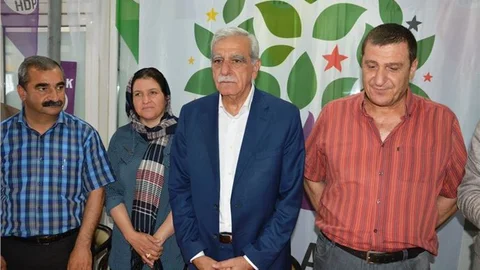 Mardin'de HDP'ye Toplu Katılım