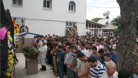 Bergamalı Genç Uğur Çoban Toprağa Verildi