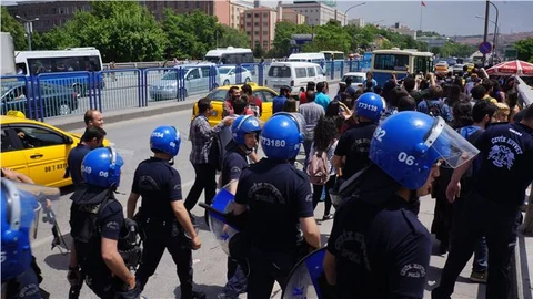 Ankara Üniversitesi'nde Soda Şişeli Saldırı