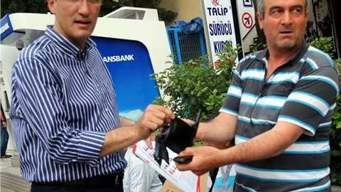 Bursa'da Boş Cüzdan Gösterildi