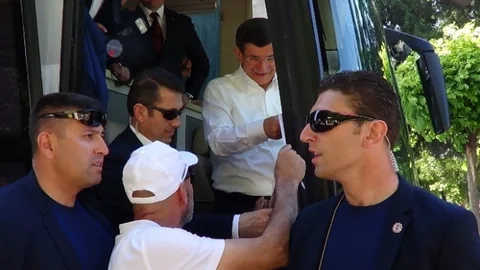 Çanakkale'de Başbakana Poster İmzalatıldı