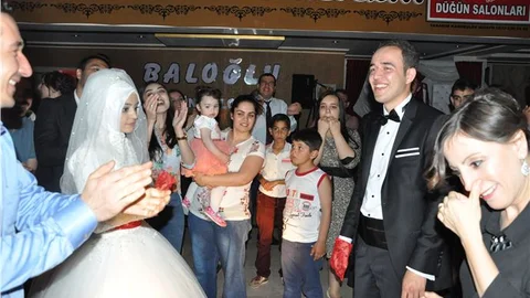 Kırıkkale'de Düğün Salonunda İlginç Olay