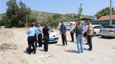 Foça'da Terkedilmiş Araçlar Kaldırılacak