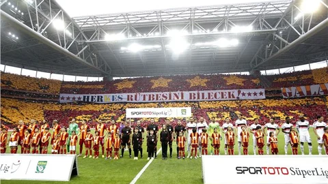 Galatasaray Taraftarından Dikkat Çeken Pankart