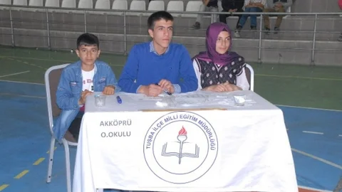 Tuşba'da Bilgi Yarışması Düzenlendi