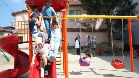 Bursa'da Yeni Oyun Parkı Açıldı