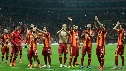Galatasaray Şampiyonluğunu Kutluyor