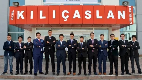 Küresel Sorunlara Çözüm Arayan Öğrenciler